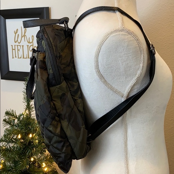 •camo print backpack• - Picture 3 of 8